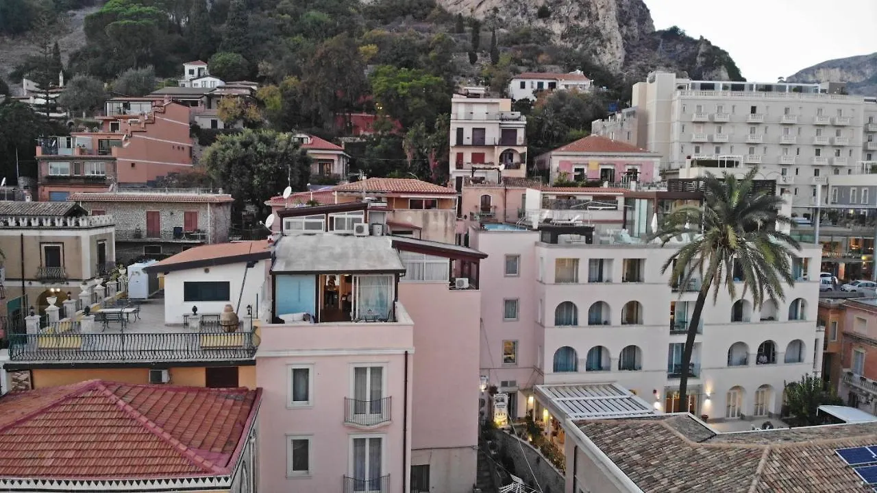 Hotel Le Chevalier Taormina 2*,