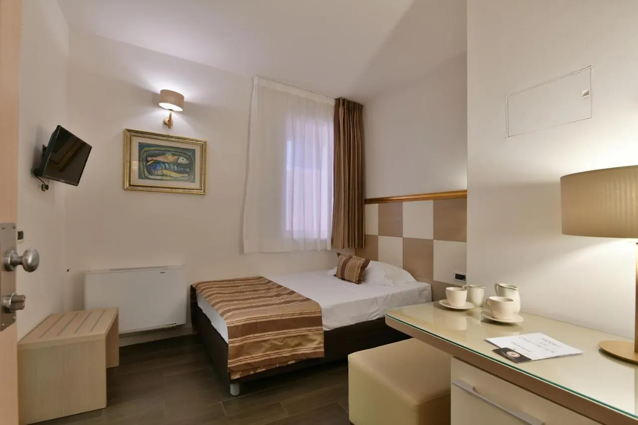 Hotel Le Chevalier Taormina 2*,